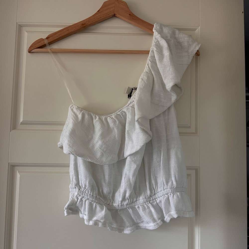 Elegant White Ruffled Women's Top